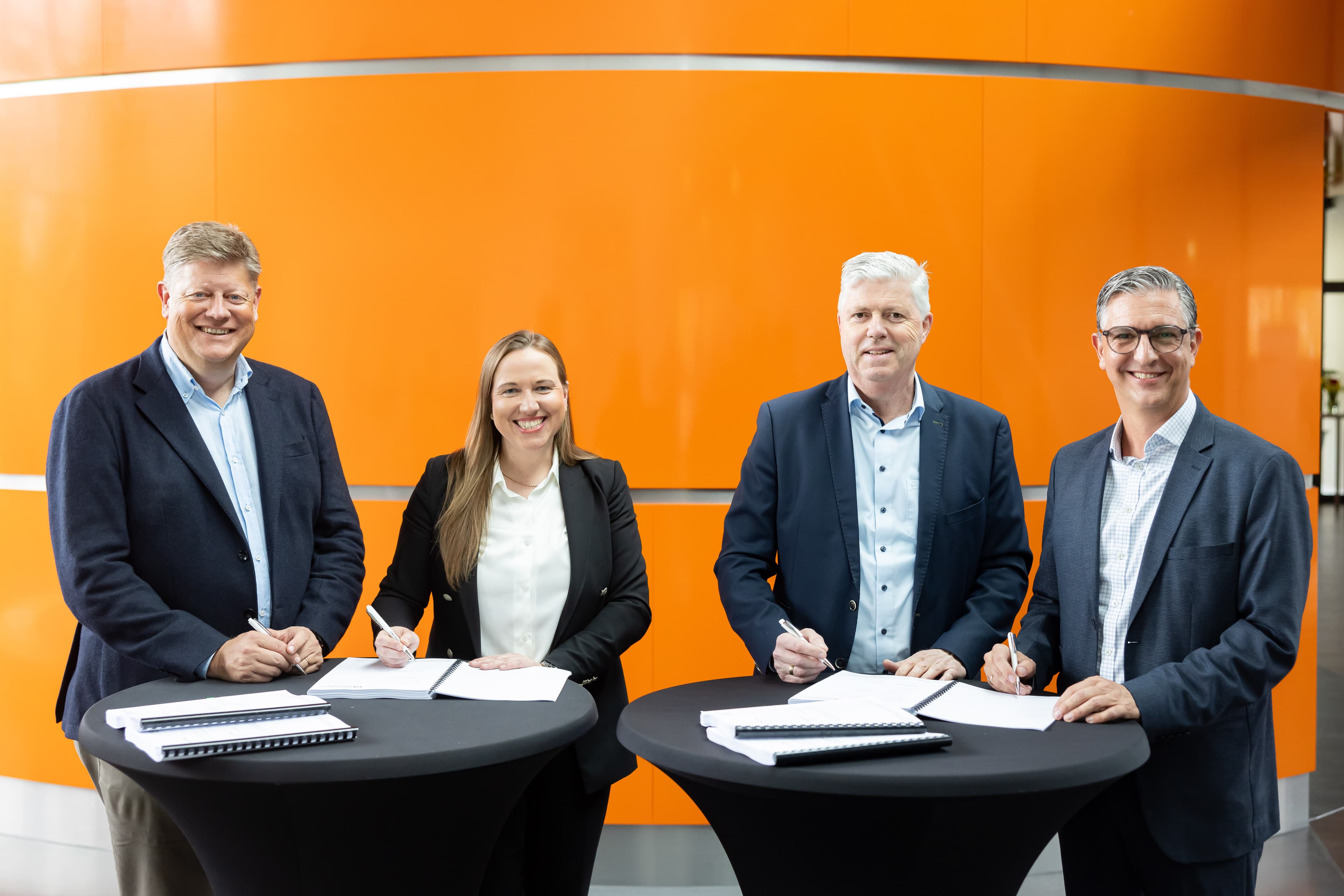 Lybover et Lindemann unissent leurs forces chez DEUMU