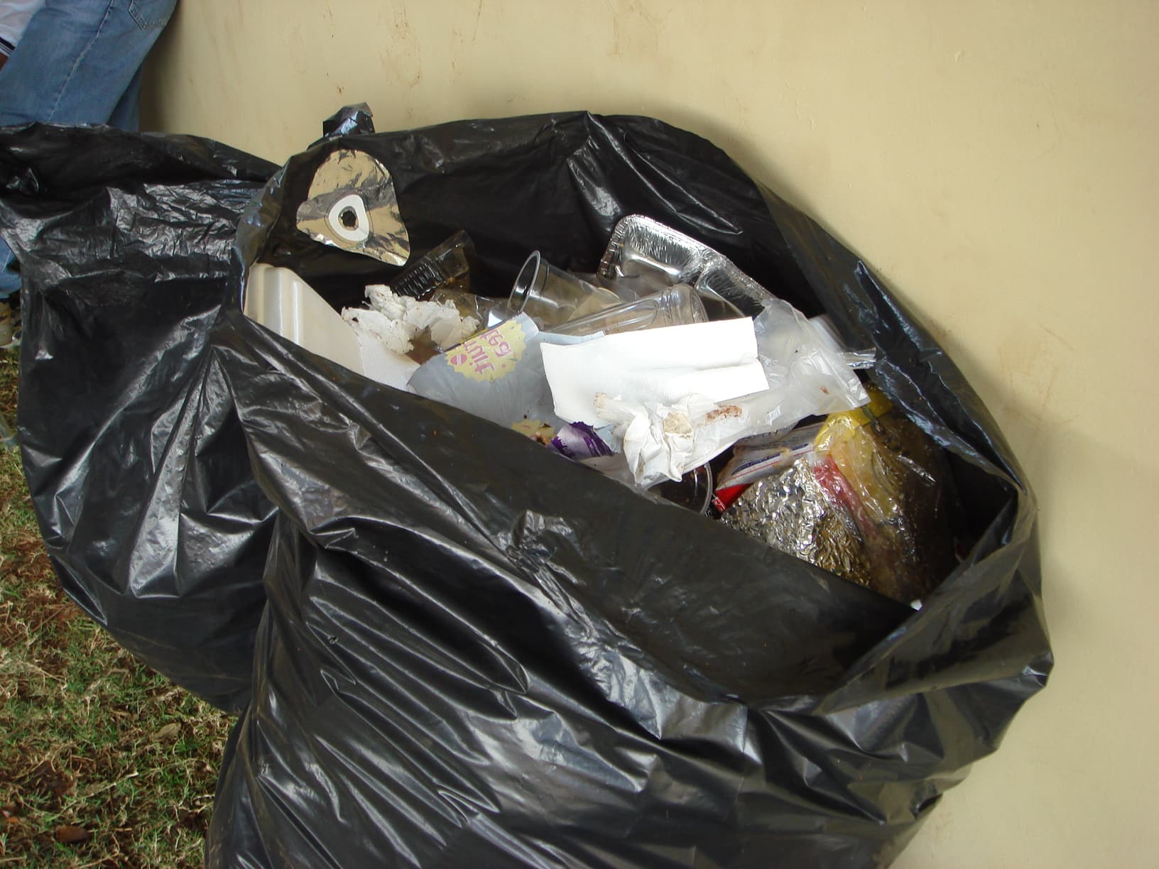 Hoeveel recycleerbaar afval vinden we in ons restafval?
