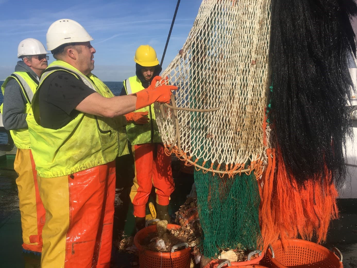 #REACT: Dringend recyclagebedrijf voor kunststof visnetten gevraagd